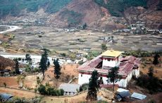 1025_bhutan_1994_dzong von paro.jpg